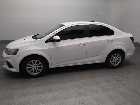Used 2018 Chevrolet Sonic LT FWD image 2