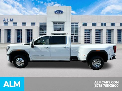 Used 2025 GMC Sierra 3500 Denali Ultimate image 10