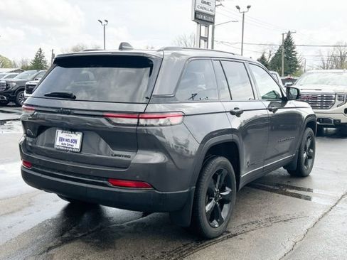 Used 2024 Jeep Grand Cherokee Limited w/ Black Appearance Package image 13