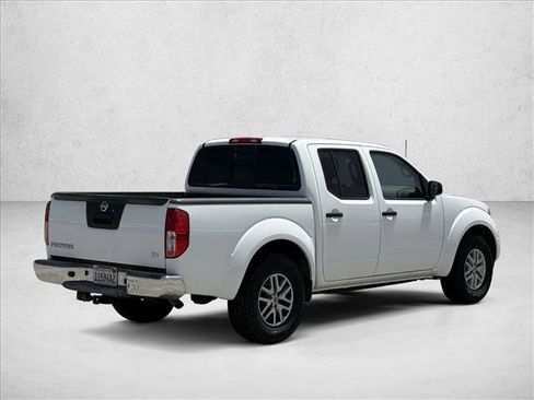 Used 2016 Nissan Frontier SV RWD image 5