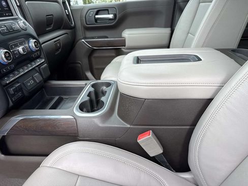 Used 2019 GMC Sierra 1500 SLT w/ SLT Premium Package AWD/4WD image 16