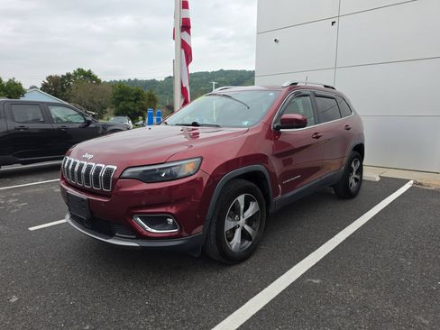 Used 2019 Jeep Cherokee Limited w/ Luxury Group AWD/4WD image 8