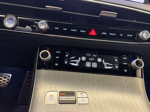 New 2026 Genesis GV70 2.5T Sport Prestige AWD/4WD image 31