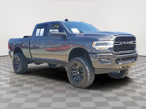 Used 2022 RAM 2500 Big Horn w/ Level C Equiment Group AWD/4WD image 3