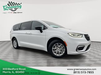 New 2026 Chrysler Pacifica Select video 1