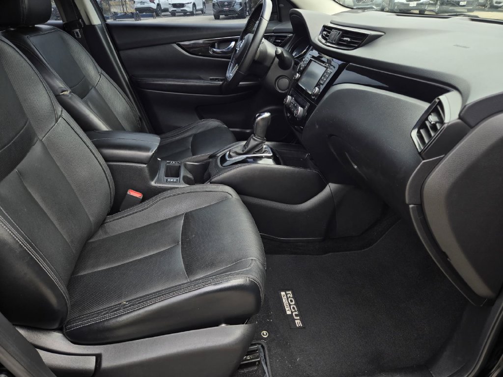 Used 2018 Nissan Rogue Sport SL FWD image 7