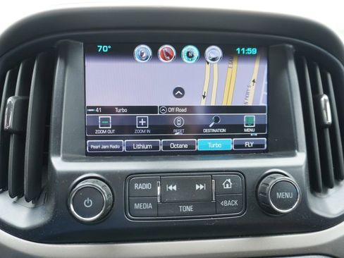 Used 2017 Chevrolet Colorado Z71 RWD image 10