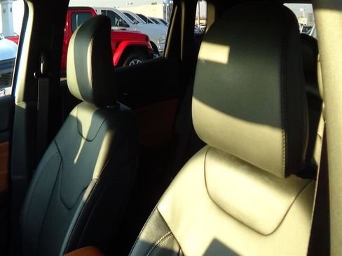 Certified 2025 Jeep Compass Limited w/ Elite Group image 18