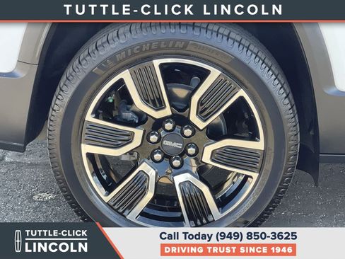 Used 2019 GMC Acadia SLT w/ Black Edition FWD image 19