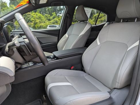 Used 2025 Toyota Camry SE FWD image 12