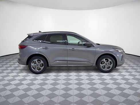 Used 2023 Ford Escape ST-Line AWD/4WD image 8