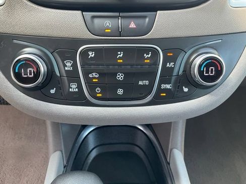 Used 2025 Chevrolet Malibu LT FWD image 22