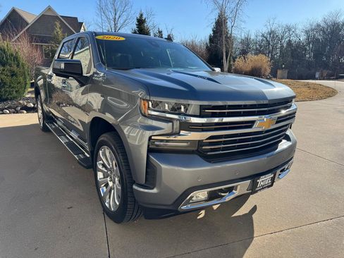 Used 2020 Chevrolet Silverado 1500 High Country w/ Technology Package image 9