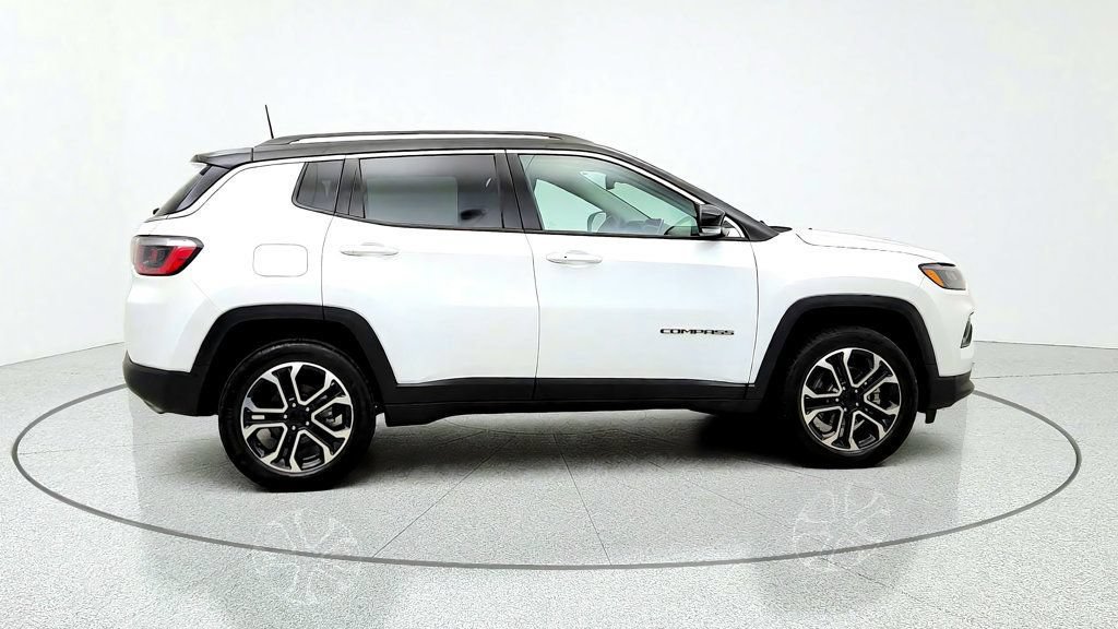 Used 2022 Jeep Compass Limited w/ Sun and Sound Group AWD/4WD image 4