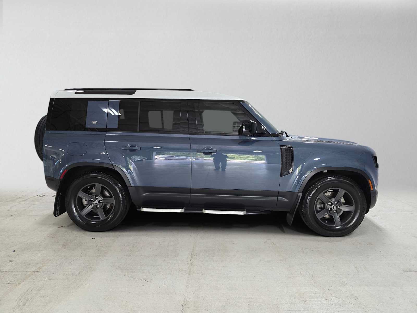Used 2021 Land Rover Defender 110 S AWD/4WD image 2