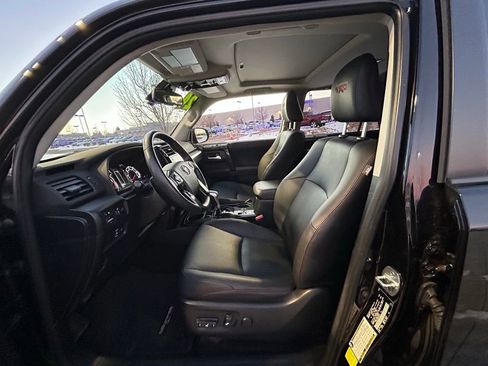 Used 2024 Toyota 4Runner TRD Off-Road Premium image 12