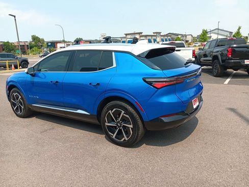 Used 2024 Chevrolet Equinox EV LT AWD/4WD image 3