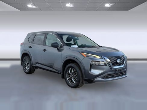Used 2023 Nissan Rogue S image 6