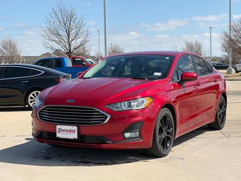 Used 2020 Ford Fusion SE w/ Equipment Group 151A image 3