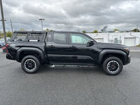 New 2025 Toyota Tacoma TRD Off-Road image 6