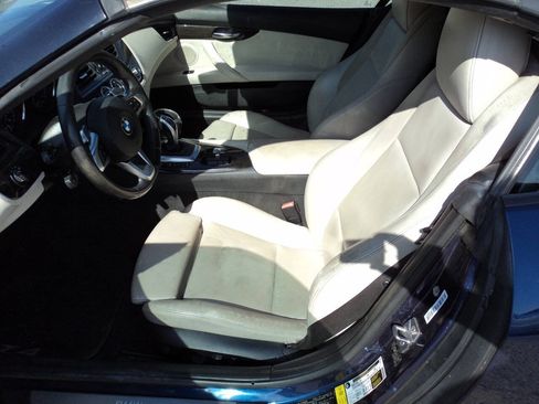 Used 2009 BMW Z4 sDrive35i RWD image 9