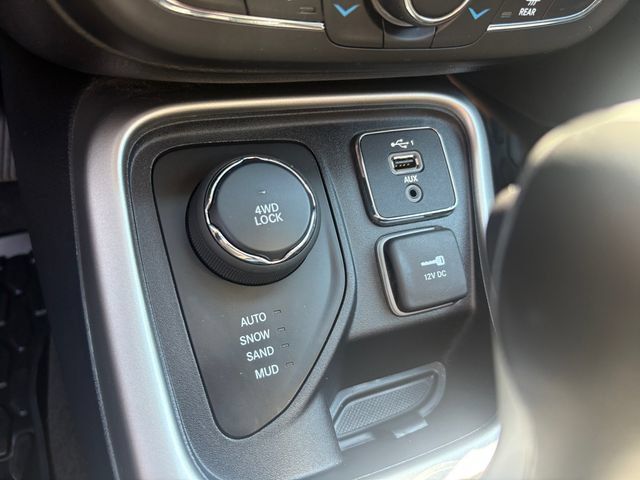 Used 2019 Jeep Compass Latitude AWD/4WD image 17