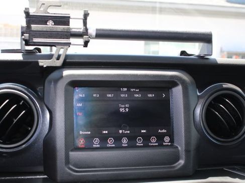 Used 2022 Jeep Wrangler Unlimited Sport AWD/4WD image 16