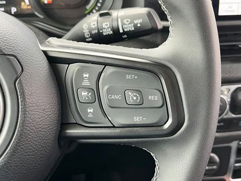 Used 2025 Jeep Wrangler Unlimited Sport S 4xe AWD/4WD image 15