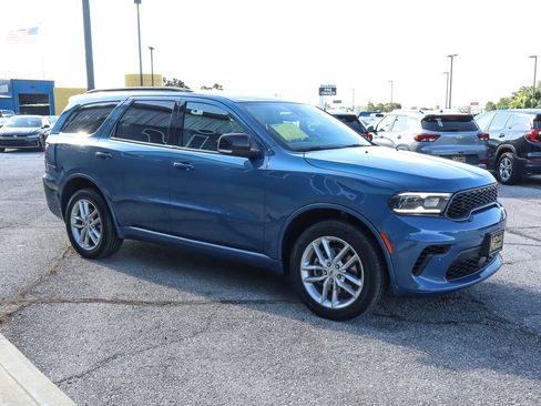 Used 2025 Dodge Durango GT AWD/4WD image 3