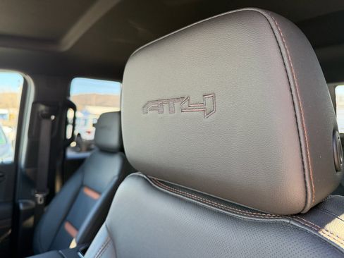 Used 2025 GMC Sierra 1500 AT4 w/ AT4 Premium Package image 15