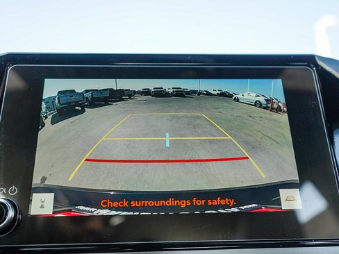 Used 2026 Toyota Camry SE FWD image 27