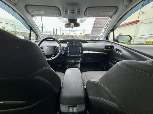 Certified 2022 Toyota Prius LE AWD/4WD image 18