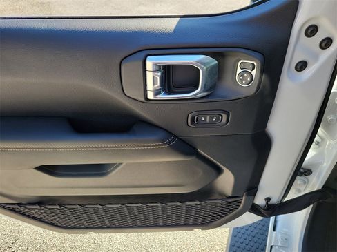 Used 2025 Jeep Wrangler Sahara w/ Safety Group image 12