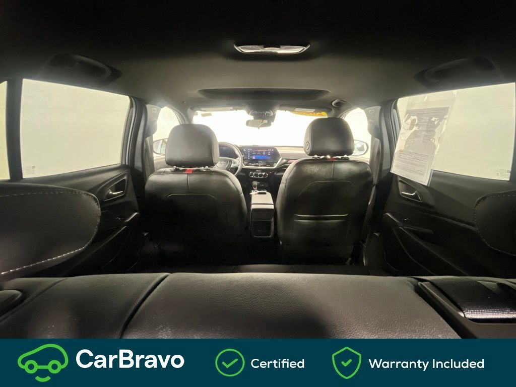 Used 2025 Chevrolet Trax RS w/ Sunroof Package FWD image 7