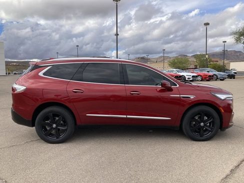 Used 2023 Buick Enclave Essence w/ Sport Touring Edition image 4