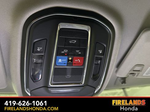 Used 2023 Jeep Grand Cherokee Limited image 28