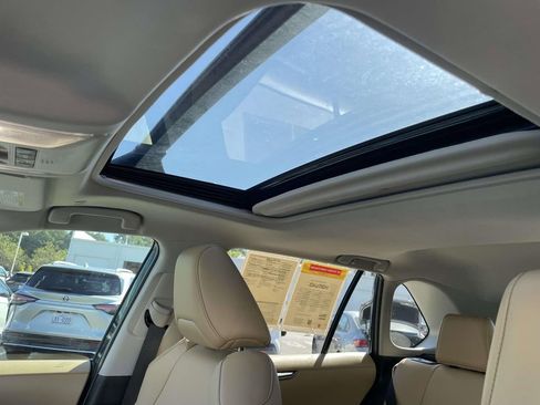 Used 2025 Toyota RAV4 XLE Premium image 31