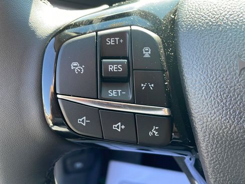 Used 2025 Ford Escape SE FWD image 14