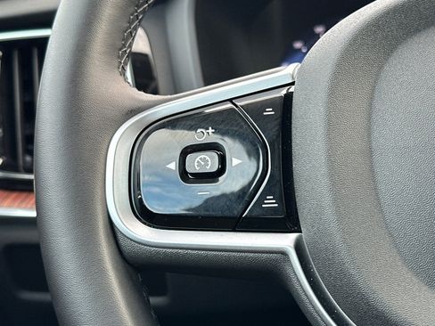 Used 2025 Volvo V60 B5 Cross Country Plus image 26