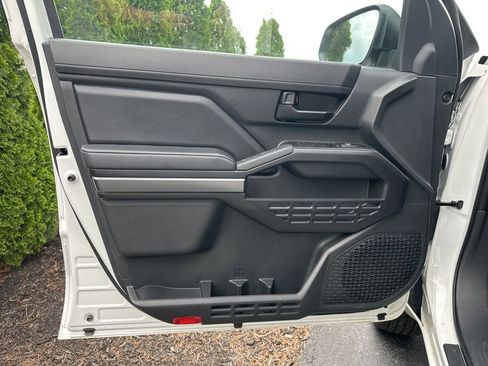 Certified 2025 Toyota Tacoma SR5 image 8