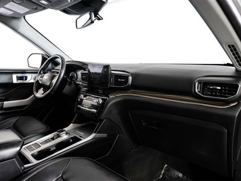 Used 2024 Ford Explorer Limited image 11