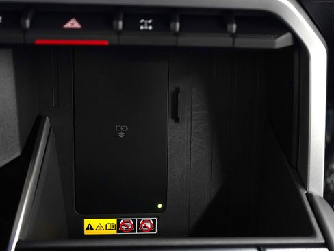 Used 2025 Toyota Sequoia Platinum image 25