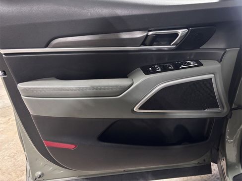 Used 2023 Kia Telluride EX X-Line image 9