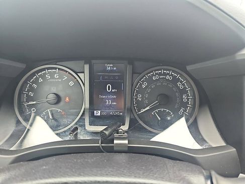 Used 2016 Toyota Tacoma TRD Off-Road image 18