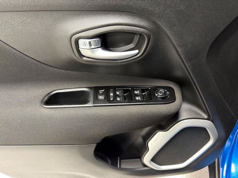 Used 2020 Jeep Renegade Sport FWD image 15