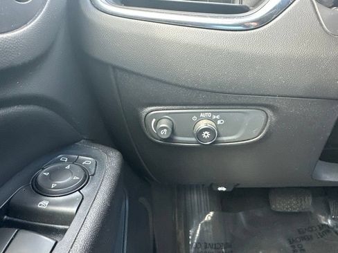 Used 2018 Chevrolet Equinox LT AWD/4WD image 37