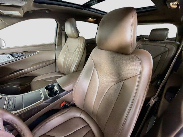 Used 2016 Lincoln MKX Reserve w/ Luxury Package FWD image 11