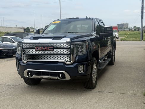 Used 2020 GMC Sierra 3500 Denali w/ Denali Ultimate Package AWD/4WD image 17