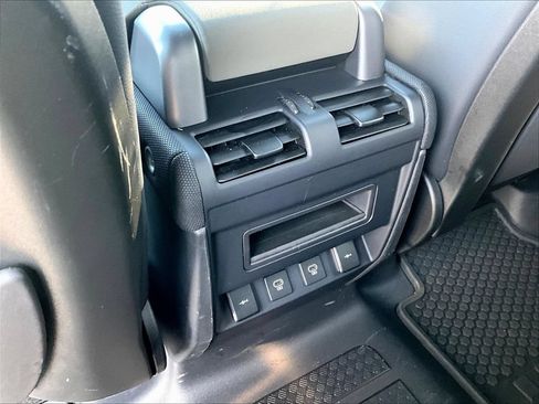 Used 2022 Land Rover Defender 110 X-Dynamic SE AWD/4WD image 12