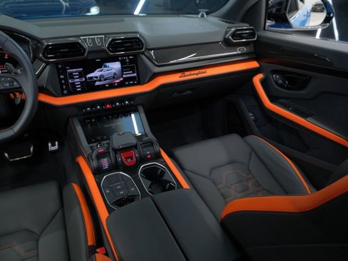 Used 2025 Lamborghini Urus SE AWD/4WD image 65